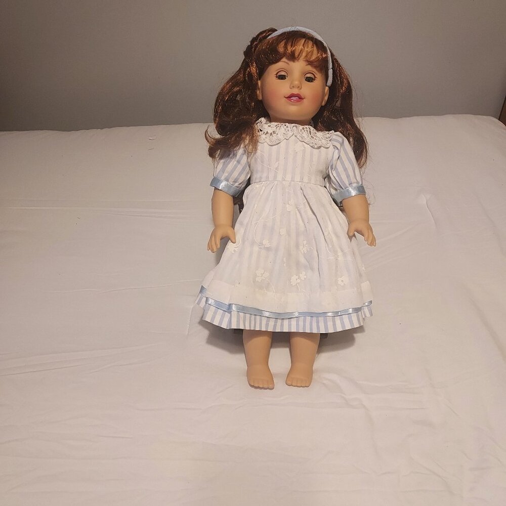Vintage 2001 LAURA ASHLEY DOLL